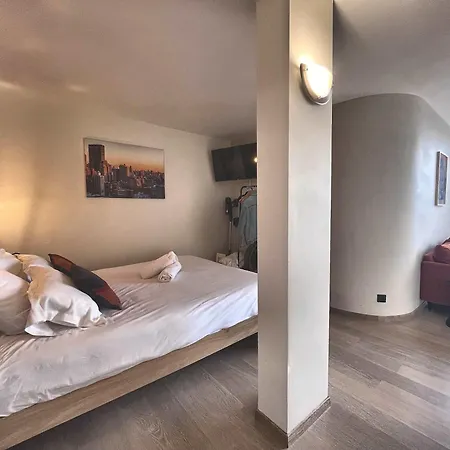 Διαμέρισμα The Manhattan - 2p- Modern Comfort & Prime Location *