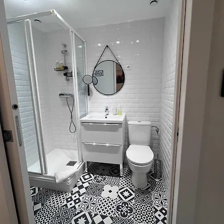 Apartment The Manhattan - 2p- Modern Comfort & Prime Location *